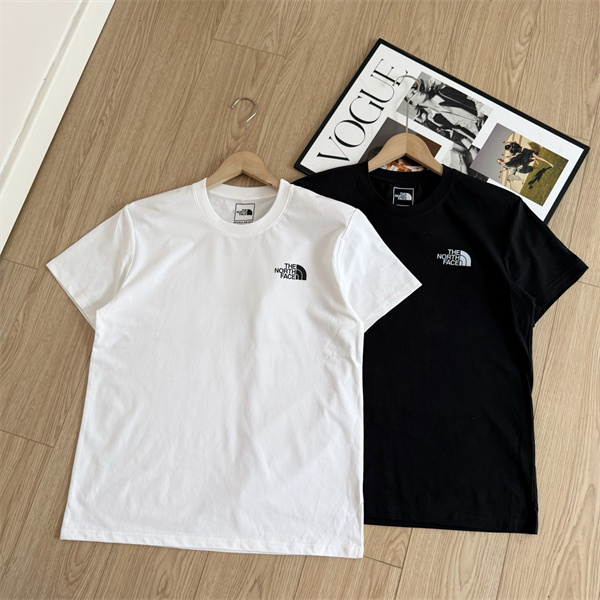 ギアスケッチプリント 半袖Tシャツ 胸元ワンポイントロゴ ホワイト ブラック クルーネック NEVER STOP EXPLORING ザ・ノース・フェイス コピー THE NORTH FACE