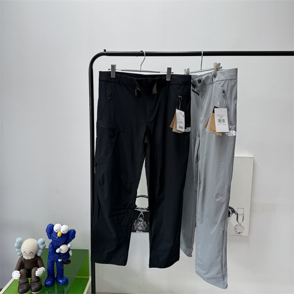 アウトドアパンツ 太ももジップポケット ベルト付き ブラック グレー ストレートシルエット ザ・ノース・フェイス コピー THE NORTH FACE