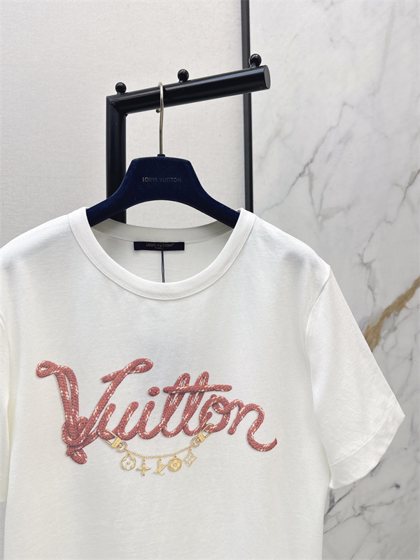 ルイヴィトン風 Louis Vuittonスタイル ロゴ刺繍Tシャツ 半袖 レディース 上品デザイン シンプル カジュアル 高級感 コットン素材