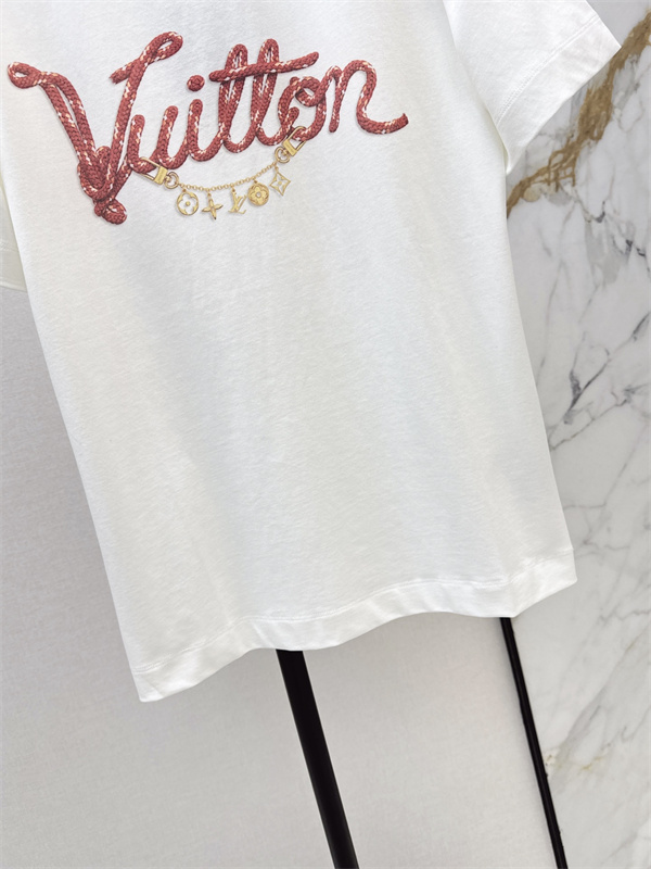 ルイヴィトン風 Louis Vuittonスタイル ロゴ刺繍Tシャツ 半袖 レディース 上品デザイン シンプル カジュアル 高級感 コットン素材
