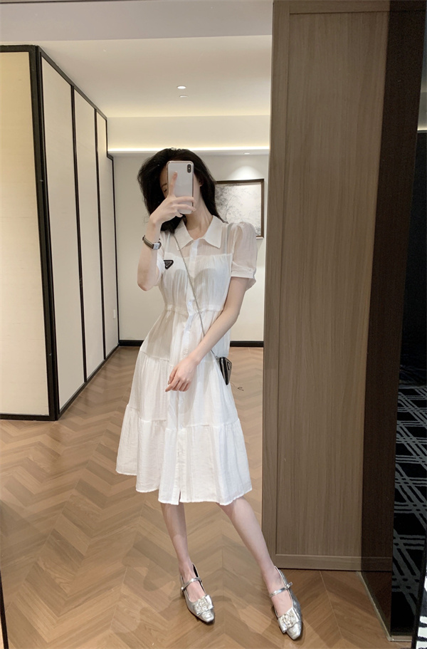 ティアードシャツワンピース PRADA 胸元トライアングルロゴ プラダ コピー ライトブルー ホワイト 半袖 パフスリーブ ウエストドローコード