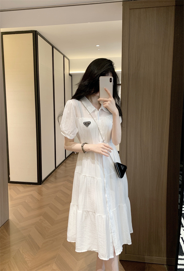 ティアードシャツワンピース PRADA 胸元トライアングルロゴ プラダ コピー ライトブルー ホワイト 半袖 パフスリーブ ウエストドローコード