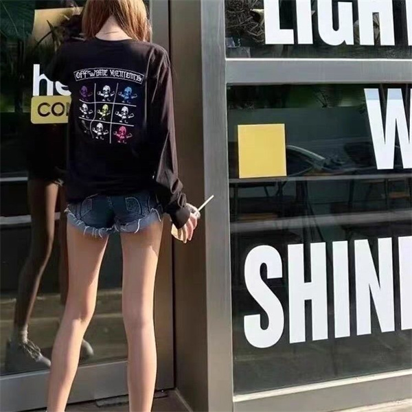 クロムハーツ風 長袖Tシャツ スカルプリント カラフルロゴ バックプリント ストリート系 オーバーサイズ ユニセックス