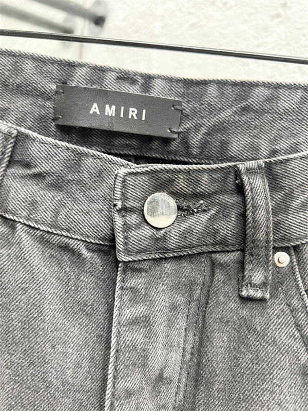  アミリ コピー ブラックウォッシュ ジーンズ AMIRI サイドモチーフ装飾 フリンジ裾 5ポケット風デザイン ヴィンテージ感