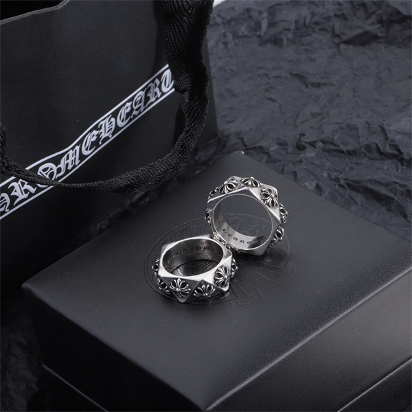 フローラルクロス リング Chrome Hearts シルバー調 クロムハーツ コピー ワイドフォルム 立体モチーフ ブラック陰影