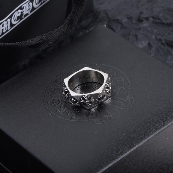 フローラルクロス リング Chrome Hearts シルバー調 クロムハーツ コピー ワイドフォルム 立体モチーフ ブラック陰影