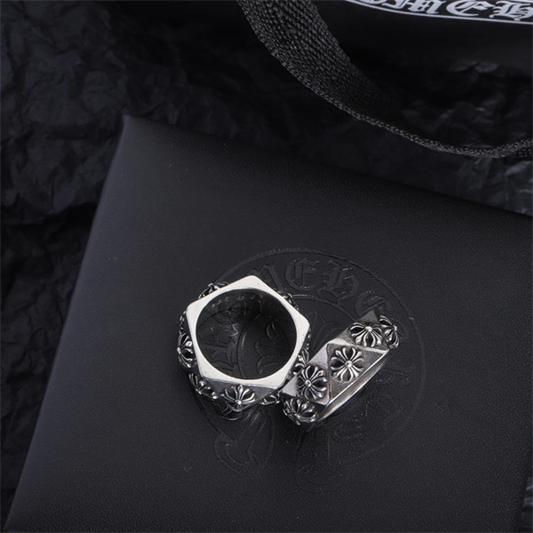 フローラルクロス リング Chrome Hearts シルバー調 クロムハーツ コピー ワイドフォルム 立体モチーフ ブラック陰影