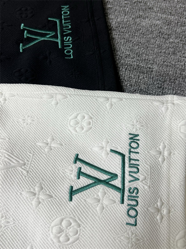 ブラック モノグラム柄 ショートパンツ Louis Vuitton 裾LVロゴ刺繍 ルイヴィトン コピー ウエストドローコード 総柄デザイン