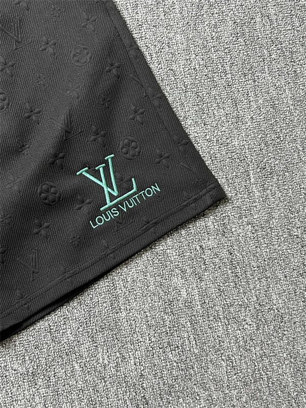 ブラック モノグラム柄 ショートパンツ Louis Vuitton 裾LVロゴ刺繍 ルイヴィトン コピー ウエストドローコード 総柄デザイン
