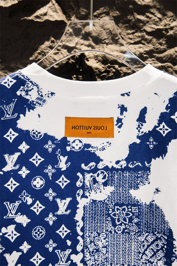 ブルーモノグラム 半袖Tシャツ Louis Vuitton ホワイトベース ルイヴィトン コピー バンダナ調プリント クルーネック 総柄デザイン