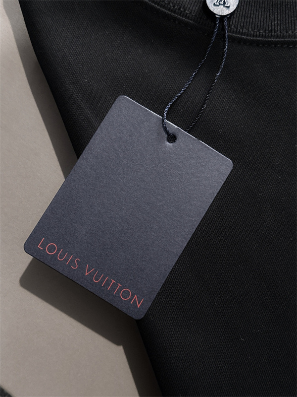 ロゴプリント カットソー Louis Vuitton センターLV ルイヴィトン コピー モノトーン 半袖Tシャツ ベーシックシルエット