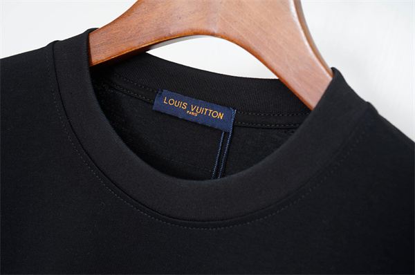 フロントLVグラフィック 半袖Tシャツ Louis Vuitton ホワイト ブラック ルイヴィトン コピー クルーネック ロゴプリント