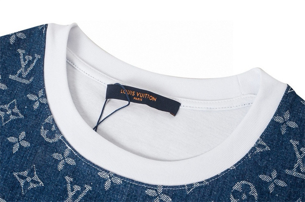  ホワイトクルーネックTシャツ Louis Vuitton ブルーLVプリント ルイヴィトン コピー 肩パネル風デザイン モノグラム柄