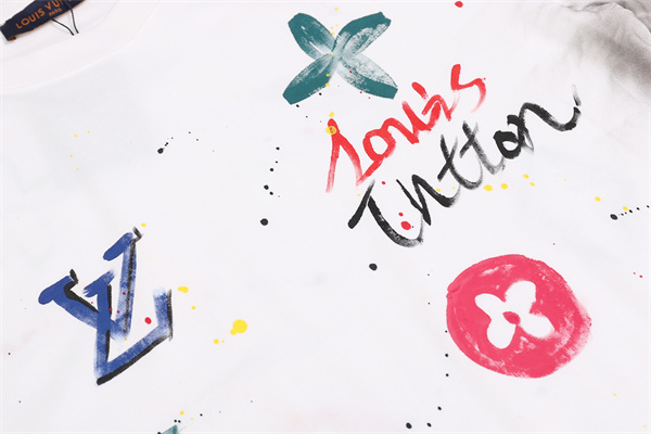 ペイントスプラッシュ 半袖Tシャツ Louis Vuitton マルチカラーLVプリント ルイヴィトン コピー ブラック ホワイト クルーネック