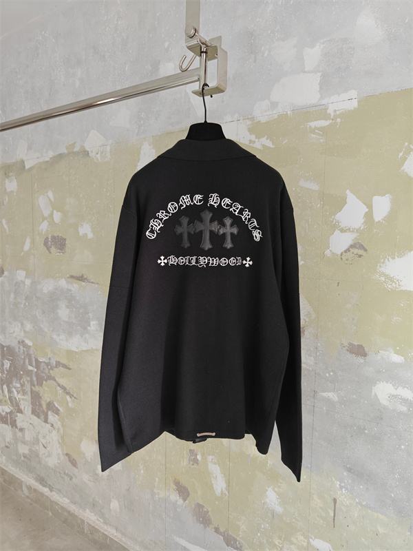 ブラック 襟付きカーディガン Chrome Hearts バックゴシックロゴ クロムハーツ コピー クロスパッチ フロントボタン ポケット付き