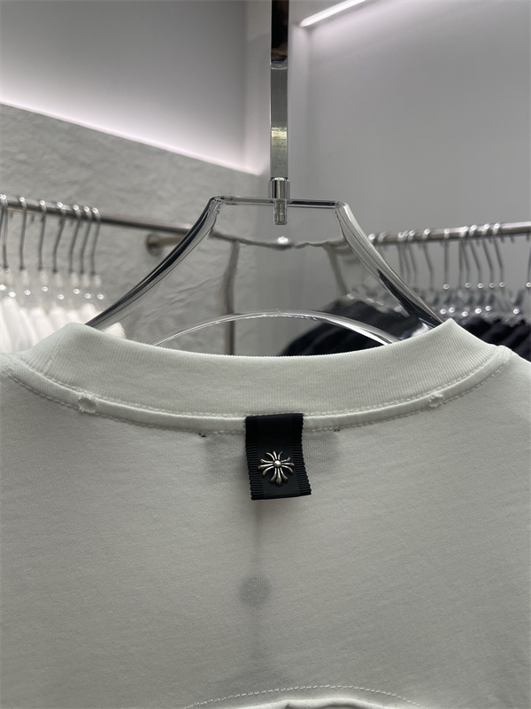 アイボリー レイヤード風 ロングスリーブTシャツ Chrome Hearts 胸元サークルパッチ クロムハーツ コピー 袖ロゴワッペン クルーネック