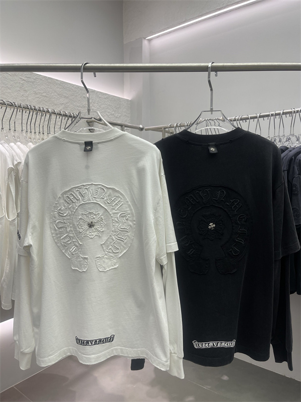 アイボリー レイヤード風 ロングスリーブTシャツ Chrome Hearts 胸元サークルパッチ クロムハーツ コピー 袖ロゴワッペン クルーネック
