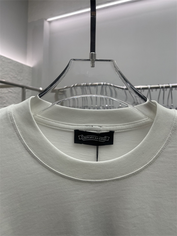 アイボリー レイヤード風 ロングスリーブTシャツ Chrome Hearts 胸元サークルパッチ クロムハーツ コピー 袖ロゴワッペン クルーネック