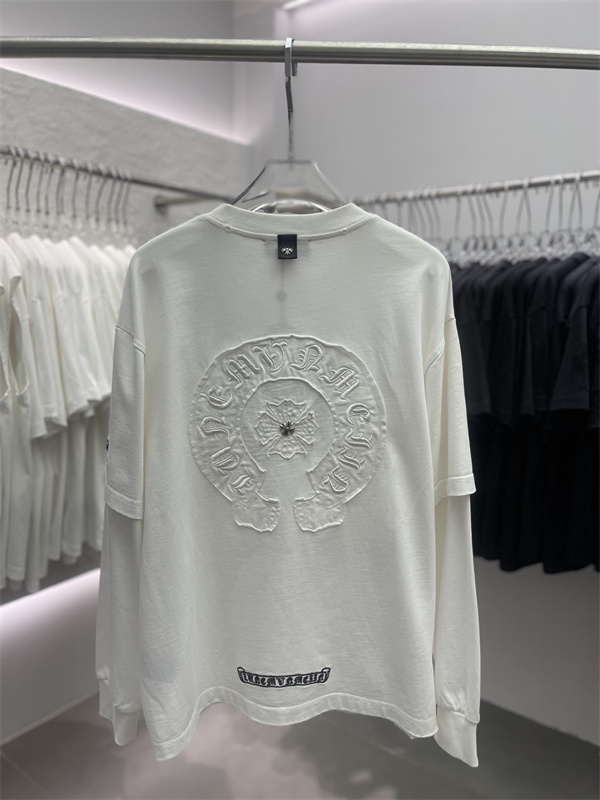 アイボリー レイヤード風 ロングスリーブTシャツ Chrome Hearts 胸元サークルパッチ クロムハーツ コピー 袖ロゴワッペン クルーネック