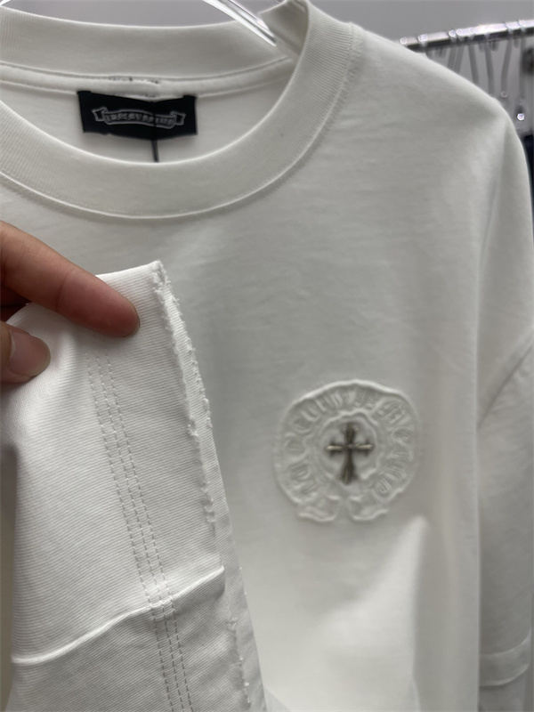 アイボリー レイヤード風 ロングスリーブTシャツ Chrome Hearts 胸元サークルパッチ クロムハーツ コピー 袖ロゴワッペン クルーネック