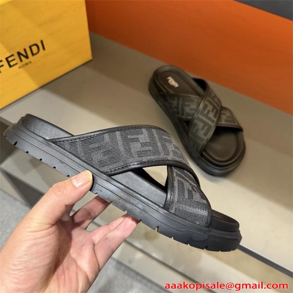 お目立ち度の高い新品 フェンディサンダル コピーFENDI 春夏2026の最新アイテム 激安(日本最大級)