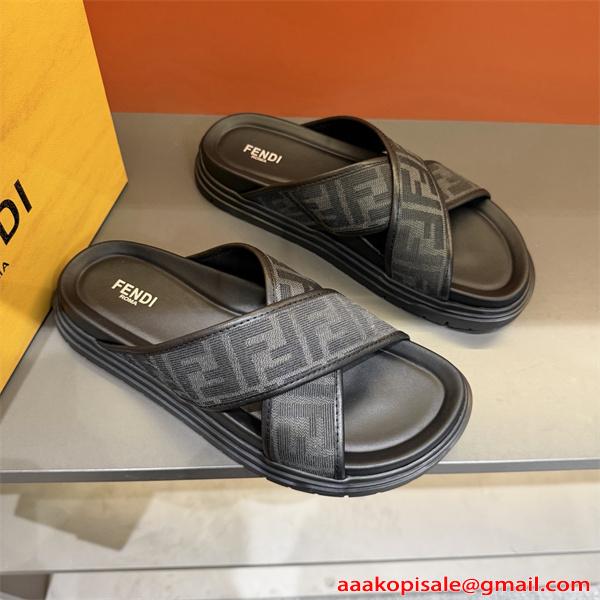 お目立ち度の高い新品 フェンディサンダル コピーFENDI 春夏2026の最新アイテム 激安(日本最大級)