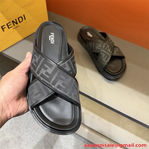 お目立ち度の高い新品 フェンディサンダル コピーFENDI 春夏2026の最新アイテム 激安(日本最大級)