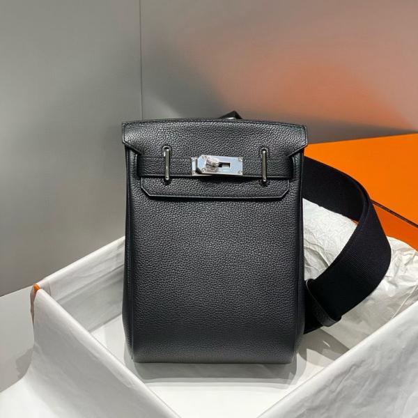 バッグ メンズ エルメス スーパーコピー ミニショルダー シンプル無地 高級感 モード系 Hermès