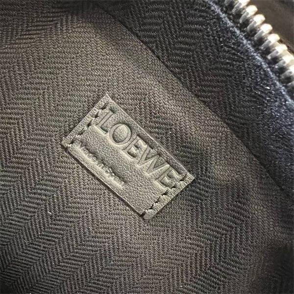 ロエベ  カメラバッグスーパーコピーミニ クロスボディLOEWE  ブラック エンボスロゴ 本革斜め掛け 高級仕様 N級品質 ストラップ付き
