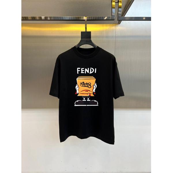 フェンディ コピー 半袖 Tシャツ メンズ ワイドフィット ホワイト ブラック プリントデザイン キャラクター柄 ロゴ入り カジュアル 通気性 柔らか素材 春夏