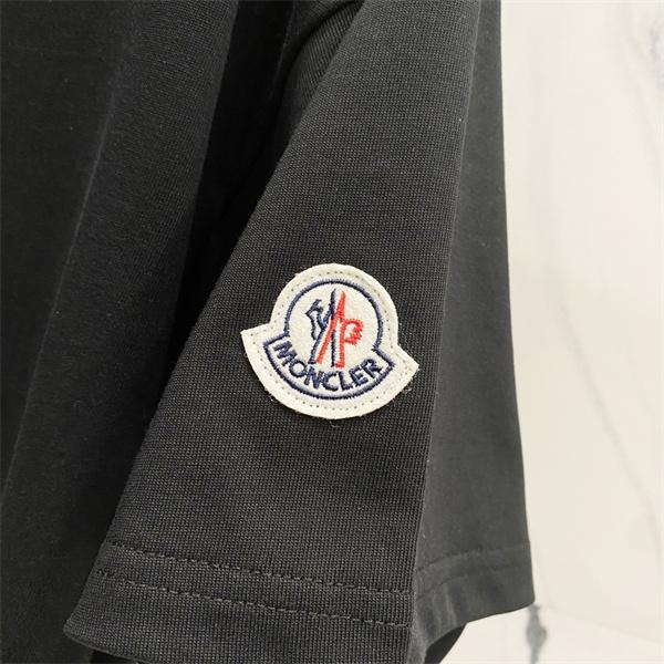 モンクレール コピー Moncler 半袖Tシャツ ブラック ホワイト ロゴネック クルーネック 刺繍ワッペン ストレッチコットン シンプル高級 ユニセックス