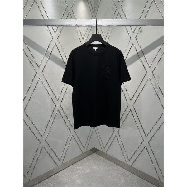 LOEWE コピー ロエベ 半袖Tシャツ H526Y22XBC ブラック エンボスロゴ ポケットデザイン クルーネック 上質コットン ミニマル高級 メンズ