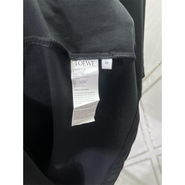 LOEWE コピー ロエベ 半袖Tシャツ H526Y22XBC ブラック エンボスロゴ ポケットデザイン クルーネック 上質コットン ミニマル高級 メンズ