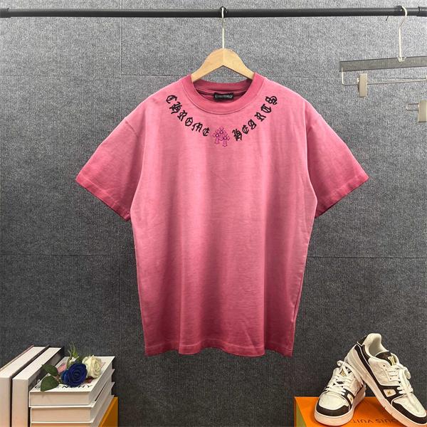 ピンク 半袖Tシャツ ネックロゴ クロスモチーフ バックプリント 甘辛ストリート クロムハーツ コピー Chrome Hearts