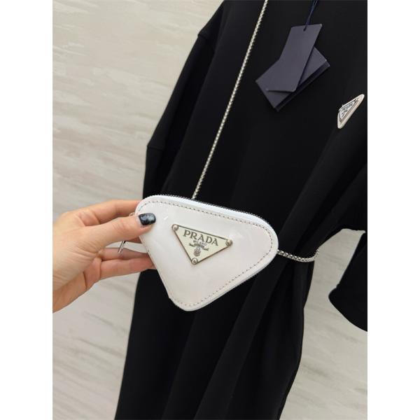 PRADAプラダロングtシャツコピー★2026トレンドファッション性抜群スタイリッシュ★ミニバッグ付き