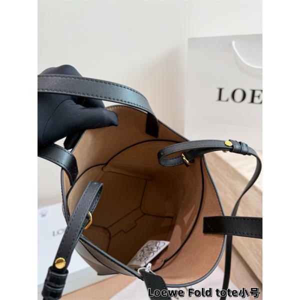 2026新作 LOEWE Fold toteロエベトートバッグコピー セレブ愛用のファッションアイテム