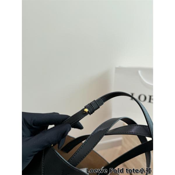 2026新作 LOEWE Fold toteロエベトートバッグコピー セレブ愛用のファッションアイテム
