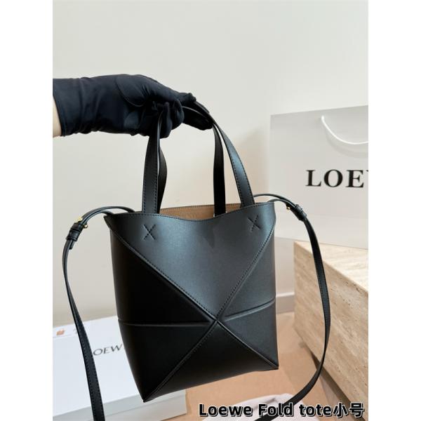 2026新作 LOEWE Fold toteロエベトートバッグコピー セレブ愛用のファッションアイテム