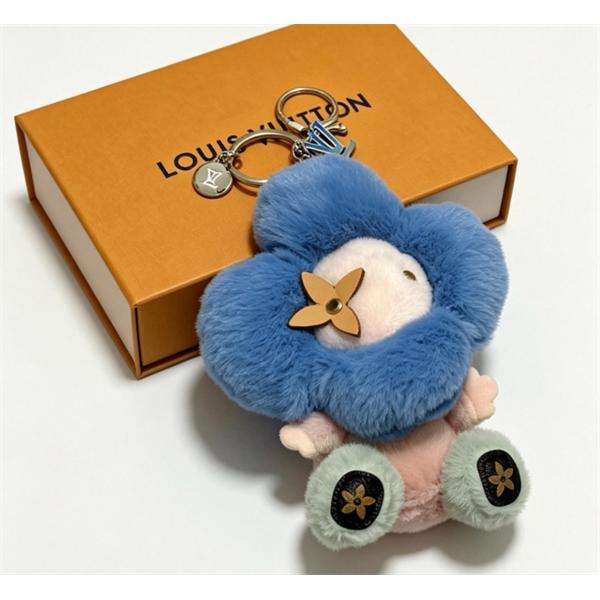 芸能人愛用2026トレンドルイビトンキーホルダーコピーAnger Forestシリーズ人気LOUIS VUITTON