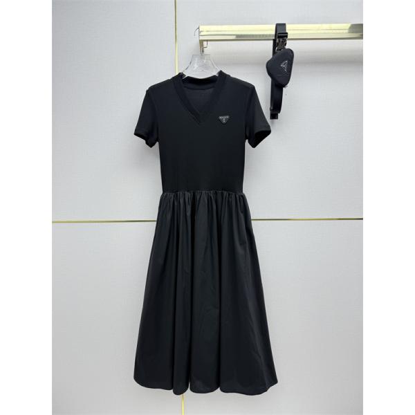 PRADA★★プラダワンピースコピー【2026新作】カジュアル ゆったりシルエット ファッション一着