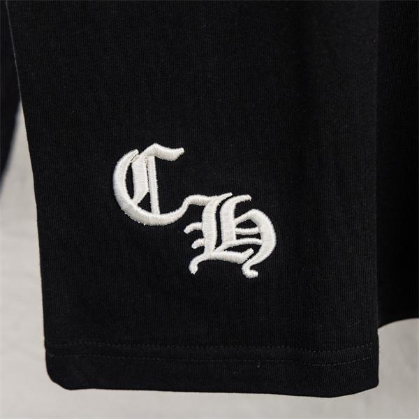 クロムハーツ コピー Chrome Hearts 半袖Tシャツ ブラック ホワイト 刺繍ロゴ レザーパッチ クロスモチーフ バックデザイン 本革風 切替デザイン 綿素材 通気性 クルーネック オーバーサイズ ストリート モード系 ユニセックス 夏人気 