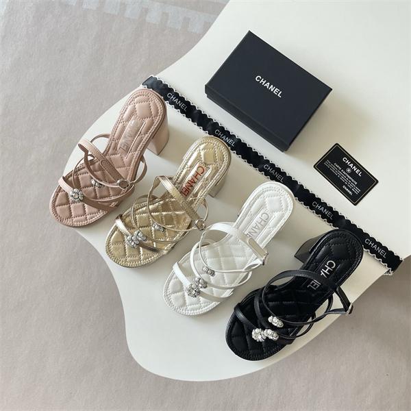  サンダル レディース シャネル コピー CHANELミュール チャンキーヒール ブラック ホワイト ベージュ ゴールド フラワービジュー ストラップサンダル スクエアトゥ 太ヒール 安定感 美脚 夏人気 