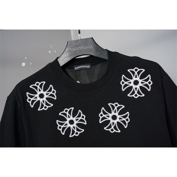 激安 刺繍Tシャツ クロムハーツ コピー CHROME HEARTS  クロス刺繍 ブラック ホワイト 半袖 ビッグシルエット ストリート系 ユニセックス フラワークロス バックデザイン 高見え 夏コーデ 