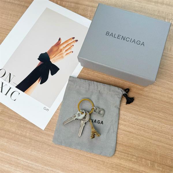 2026新作 ファッションリーダー必見BALENCIAGA  バレンシアガ バッグチャームコピー毎日使いたくなるほど可愛い