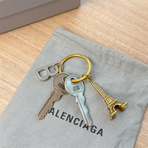 2026新作 ファッションリーダー必見BALENCIAGA  バレンシアガ バッグチャームコピー毎日使いたくなるほど可愛い
