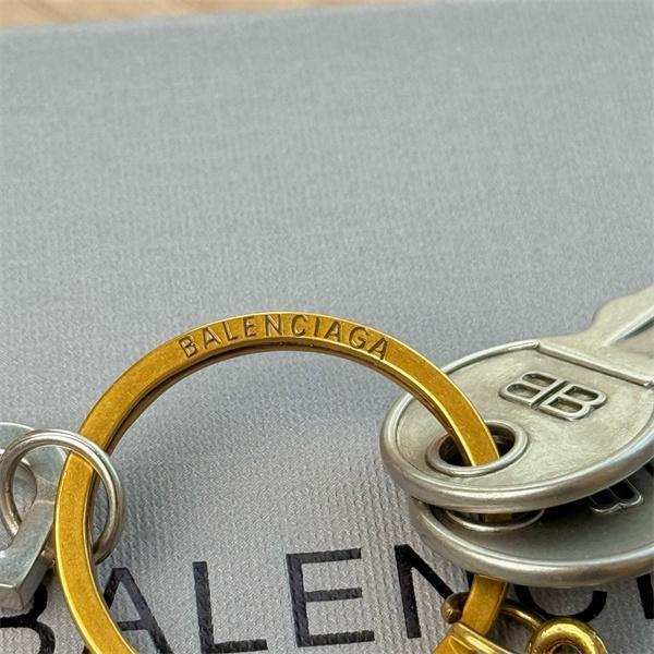 2026新作 ファッションリーダー必見BALENCIAGA  バレンシアガ バッグチャームコピー毎日使いたくなるほど可愛い