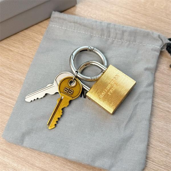 Rodeo新作BALENCIAGA  バレンシアガ キーホルダーコピーアクセサリー登場 おしゃれSNS映え間違いなし