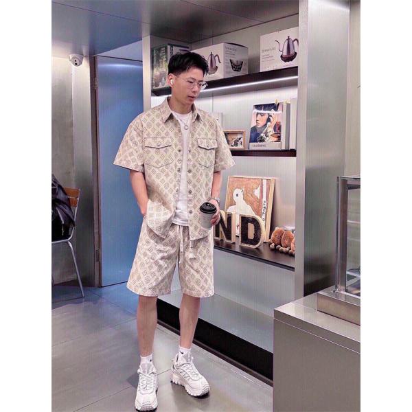 ルイヴィトン コピー ージュモノグラム調 セットアップ 半袖シャツ Louis Vuitton 胸フラップポケット ショートパンツ 総柄デザイン