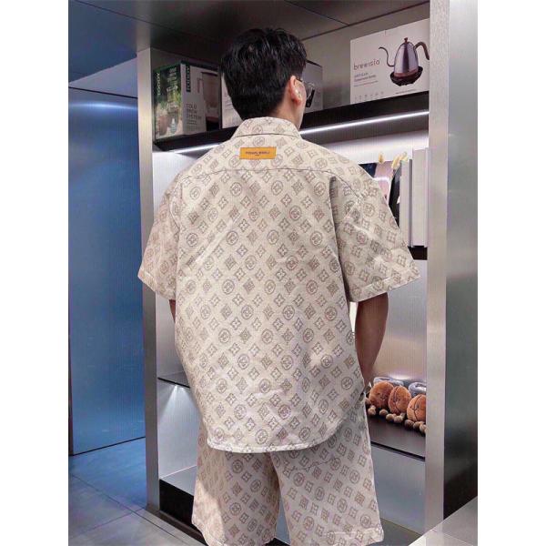 ルイヴィトン コピー ージュモノグラム調 セットアップ 半袖シャツ Louis Vuitton 胸フラップポケット ショートパンツ 総柄デザイン