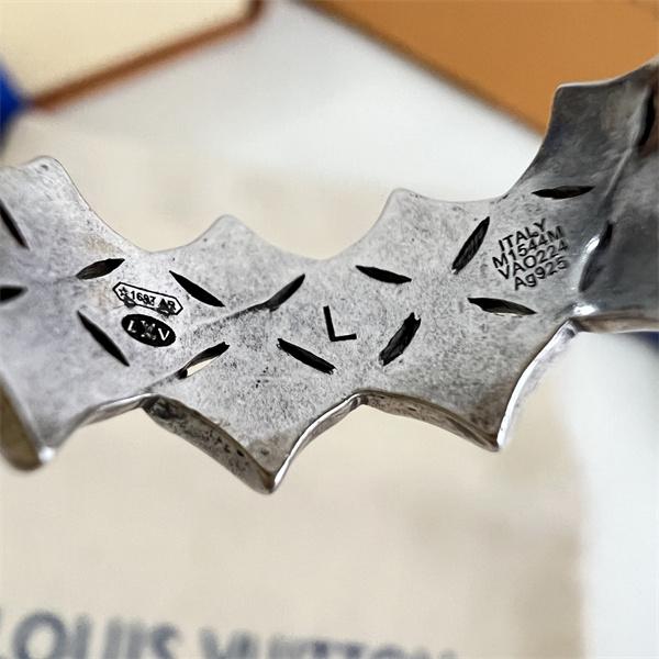 ルイヴィトン コピー モノグラムフラワー リング シルバーカラー LVロゴ ブラックパターン ワイドデザイン Louis Vuitton
